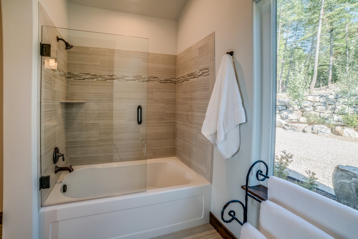 Shower & Tub Installation in Winters